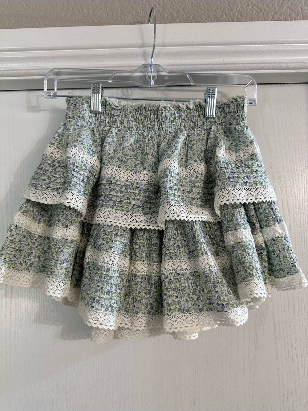 aerie Green and White Floral Tiered Lace Mini Skirt